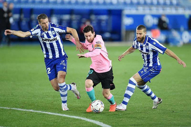 Deportivo Alavés v FC Barcelona - La Liga Santander